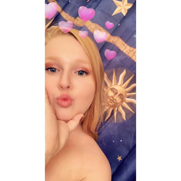 hollydanielleee